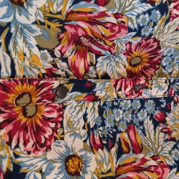 Laura Scott Petite Women's Size XLP Floral print Long Sleeve Shirt - Picture 4 of 12